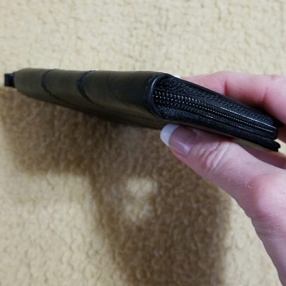 Authentic Coach Leather Wallet - Picture 6 of 6